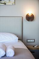 Skipper Beachfront Suites