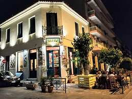 Luxurious Minimal Apartment in Acropolis