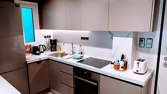 Luxurious Minimal Apartment in Acropolis