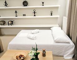 Luxurious Minimal Apartment in Acropolis