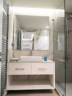 Luxurious Minimal Apartment in Acropolis