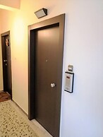 Luxurious Minimal Apartment in Acropolis