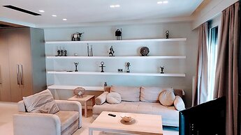Luxurious Minimal Apartment in Acropolis