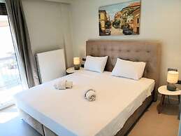 Luxurious Minimal Apartment in Acropolis