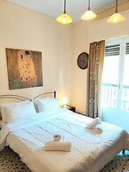 Cozy Apartment in Acropolis With Roof Garden