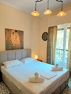 Cozy Apartment in Acropolis With Roof Garden