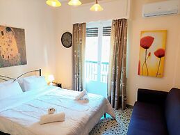 Cozy Apartment in Acropolis With Roof Garden