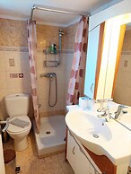 Cozy Apartment in Acropolis With Roof Garden