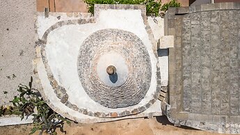 Trullo Solleone con Piscine by Wonderful Italy