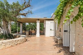 Trullo Solleone con Piscine by Wonderful Italy