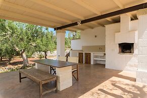 Trullo Solleone con Piscine by Wonderful Italy