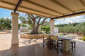 Trullo Solleone con Piscine by Wonderful Italy