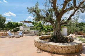 Trullo Solleone con Piscine by Wonderful Italy