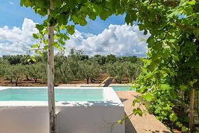 Trullo Solleone con Piscine by Wonderful Italy