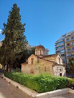 Elegant Apartment Under the Acropolis