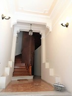 Elegant Apartment Under the Acropolis