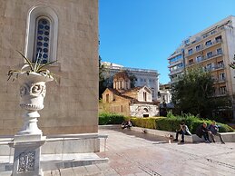 Elegant Apartment Under the Acropolis