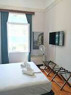 Elegant Apartment Under the Acropolis