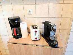 Elegant Apartment Under the Acropolis