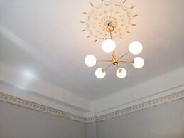 Elegant Apartment Under the Acropolis