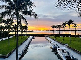 Waterfront Luxury Villa With Spectacular Sunset Views And Boat Slip 3 