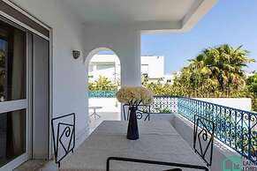 Safran II Apt de Charme Avec Terrasse la Marsa