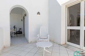 Safran II Apt de Charme Avec Terrasse la Marsa