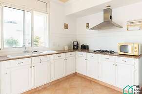 Safran II Apt de Charme Avec Terrasse la Marsa