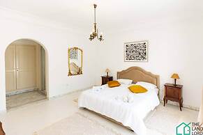 Safran II Apt de Charme Avec Terrasse la Marsa