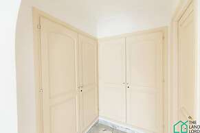 Safran II Apt de Charme Avec Terrasse la Marsa