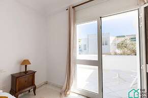 Safran II Apt de Charme Avec Terrasse la Marsa
