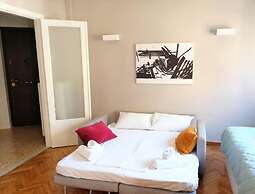 Lovely Apartment Under the Acropolis