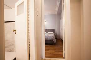 Lovely Apartment Under the Acropolis