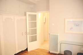 Lovely Apartment Under the Acropolis