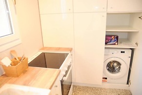 Lovely Apartment Under the Acropolis