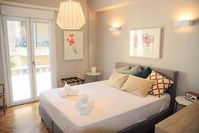 Lovely Apartment Under the Acropolis