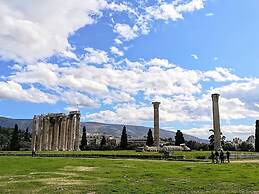 Lovely Apartment Under the Acropolis
