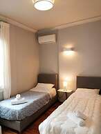 Lovely Apartment Under the Acropolis