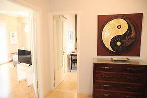 Lovely Apartment Under the Acropolis