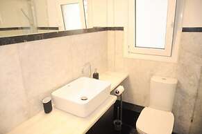 Lovely Apartment Under the Acropolis