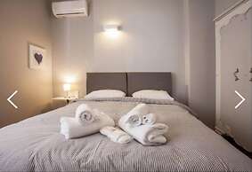 Lovely Apartment Under the Acropolis