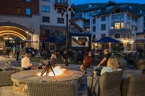 Ski In/out In Town! Ski Area Views, Fireplace, Hot Tub 2 Bedroom Condo