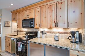 Clean, Cozy Riverside Condo, Walk Everywhere @ Viking Lodge 212 1 Bedr