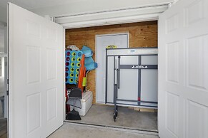 Waterfront Luxury Home With Pool And Boat Dock 3 Bedroom Home by RedAw