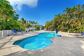 Waterfront Luxury Home With Pool And Boat Dock 3 Bedroom Home by RedAw