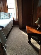 Calico Jack's Galley 2 Bedroom Cottage by RedAwning