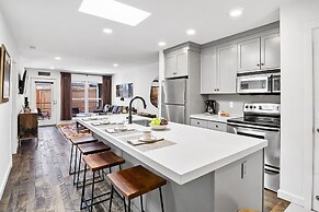 Top Floor Condo With Balcony Steps To Lifts & Main Street 2 Bedroom Co