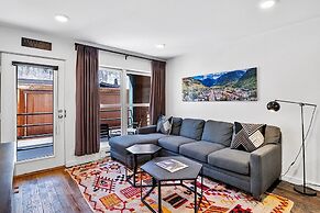 Top Floor Condo With Balcony Steps To Lifts & Main Street 2 Bedroom Co