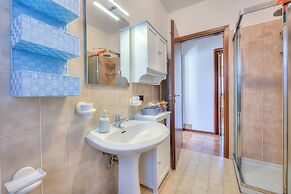 Cedar House Villa Few Minutes From Lake