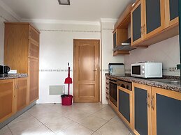 Oceanview Bliss in Albufeira Retreat Over Oldtown